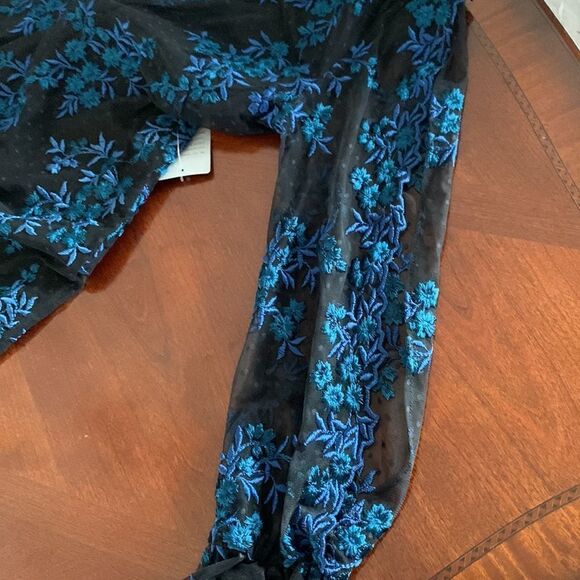 Taylor mesh  floral mini dresses  size 6, NWT - Picture 8 of 8